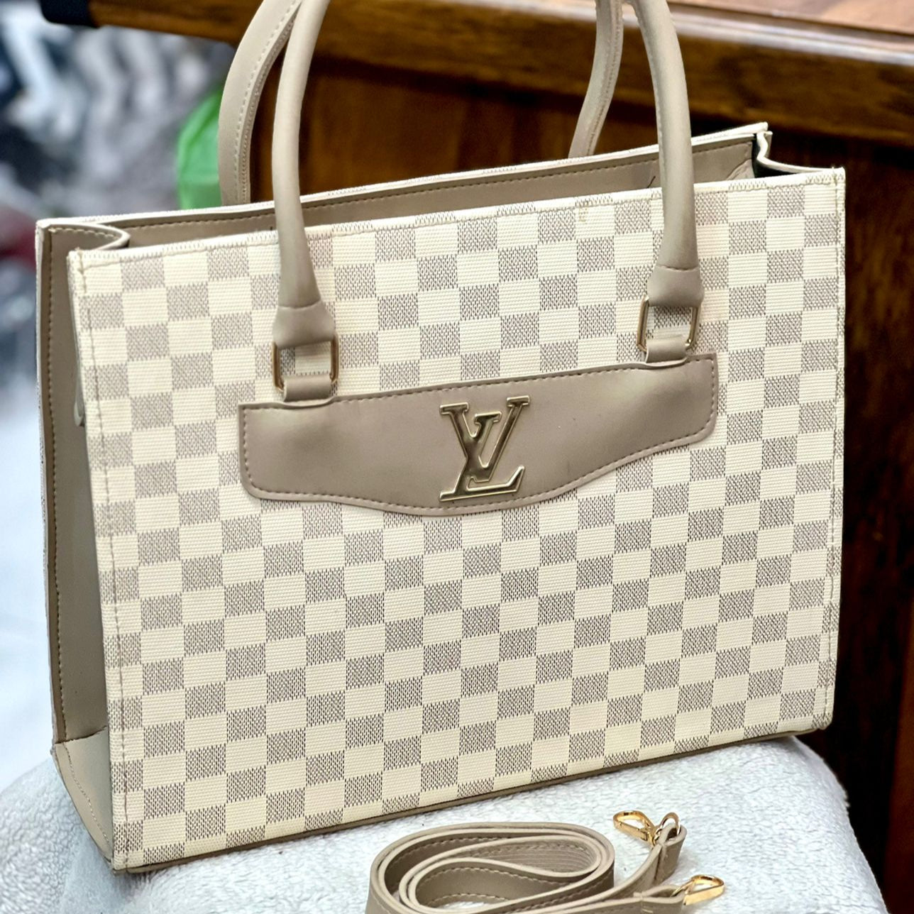 Louis Vuitton Handbag Large size