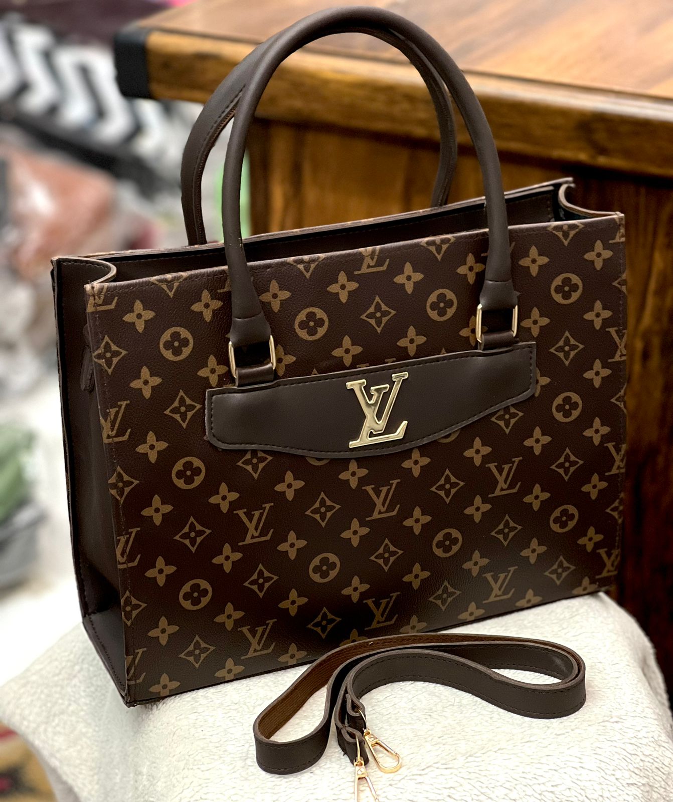 Louis Vuitton Handbag Large size