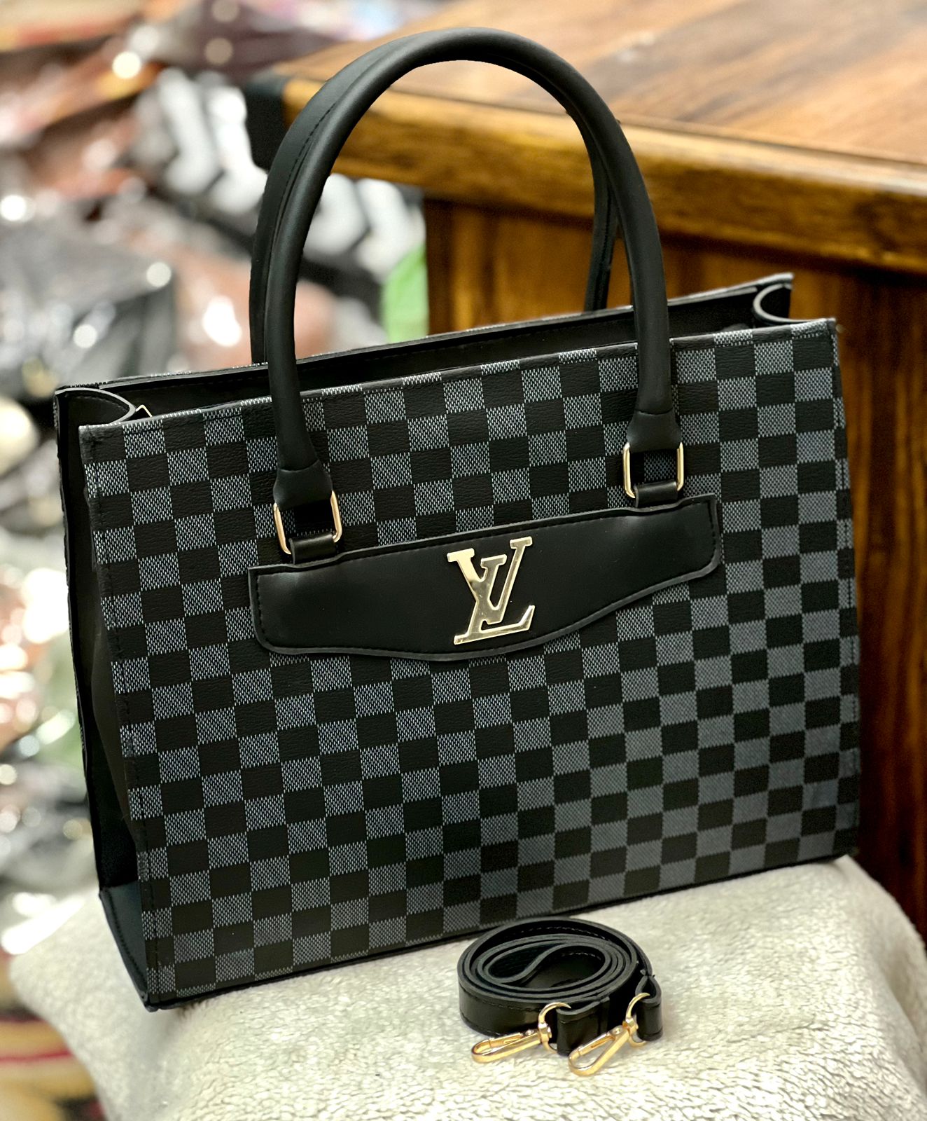 Louis Vuitton Handbag Large size