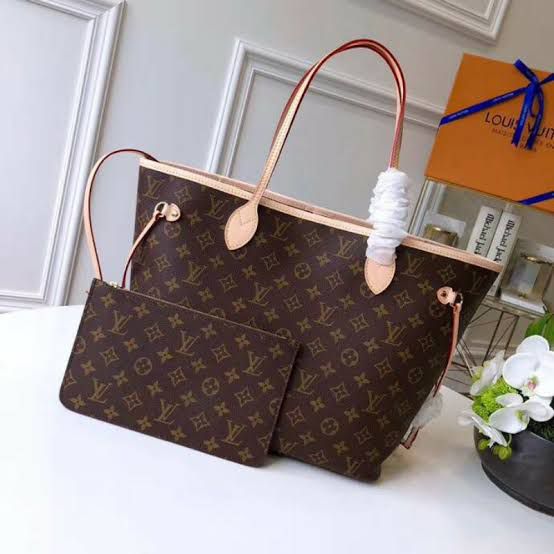 LOUIS VUITTON Neverfull