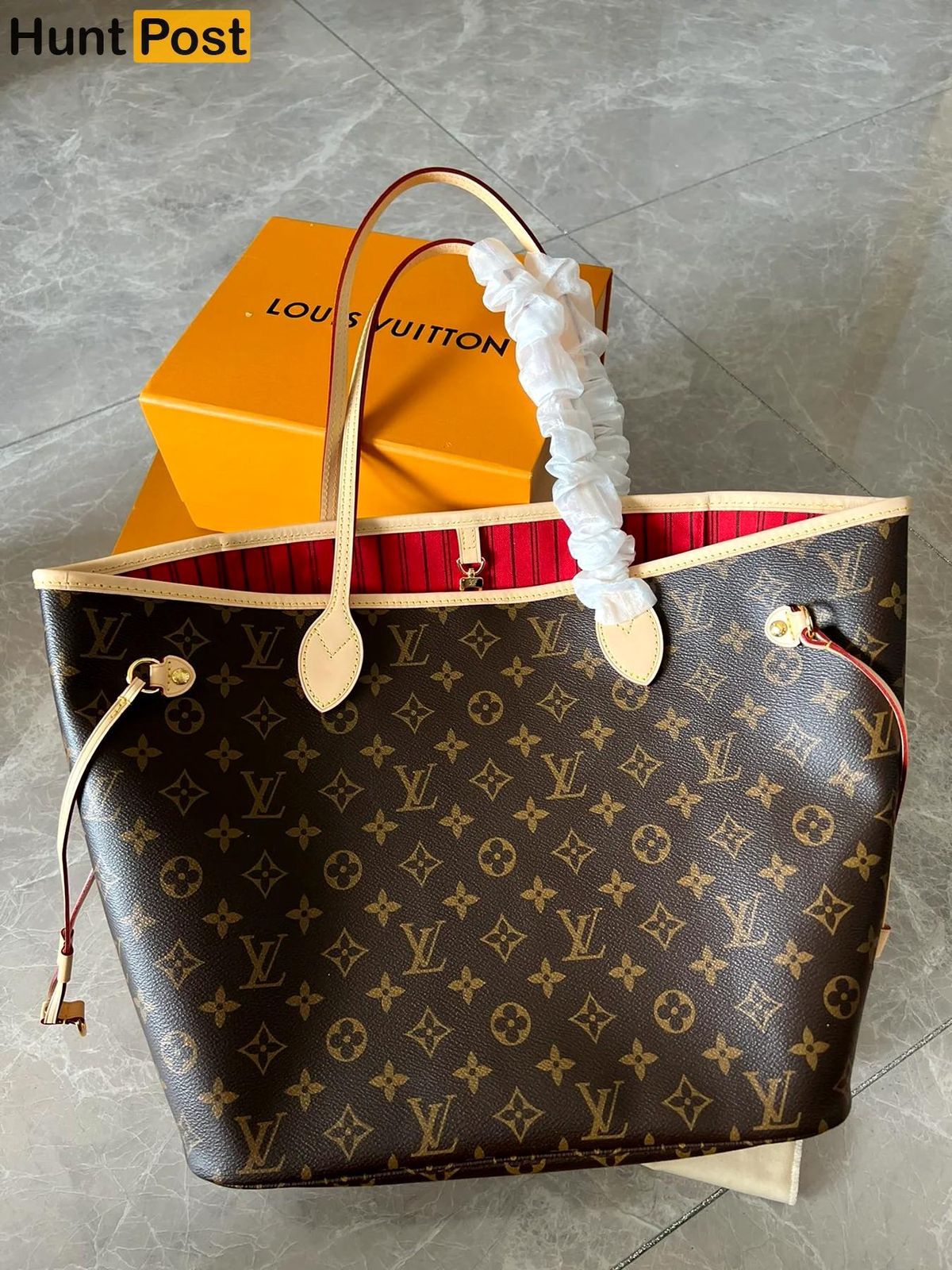 LOUIS VUITTON Neverfull