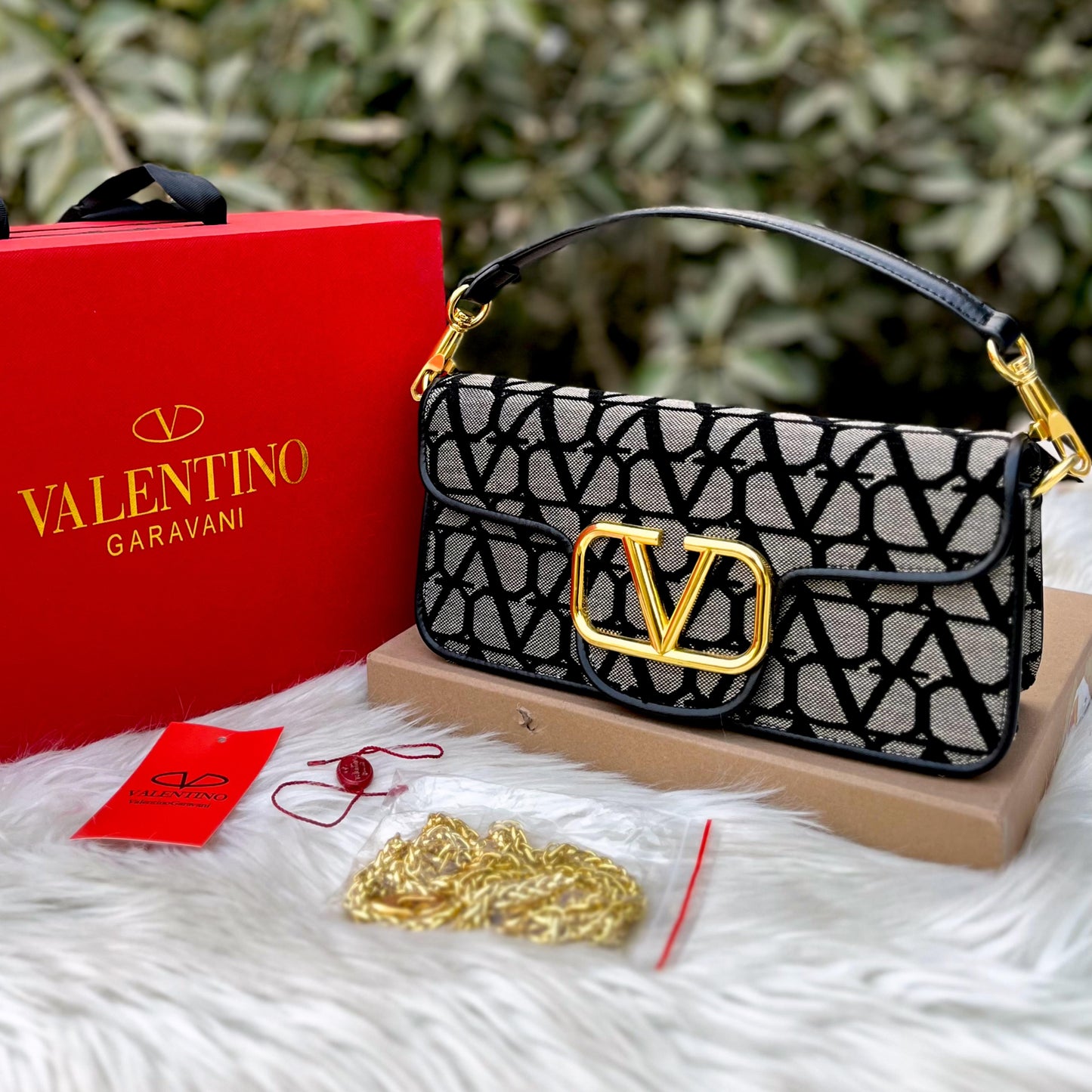 Valentino Garavani Locò shoulder bag